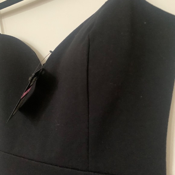 Black strapless dress with lace trim - Picture 2 of 6